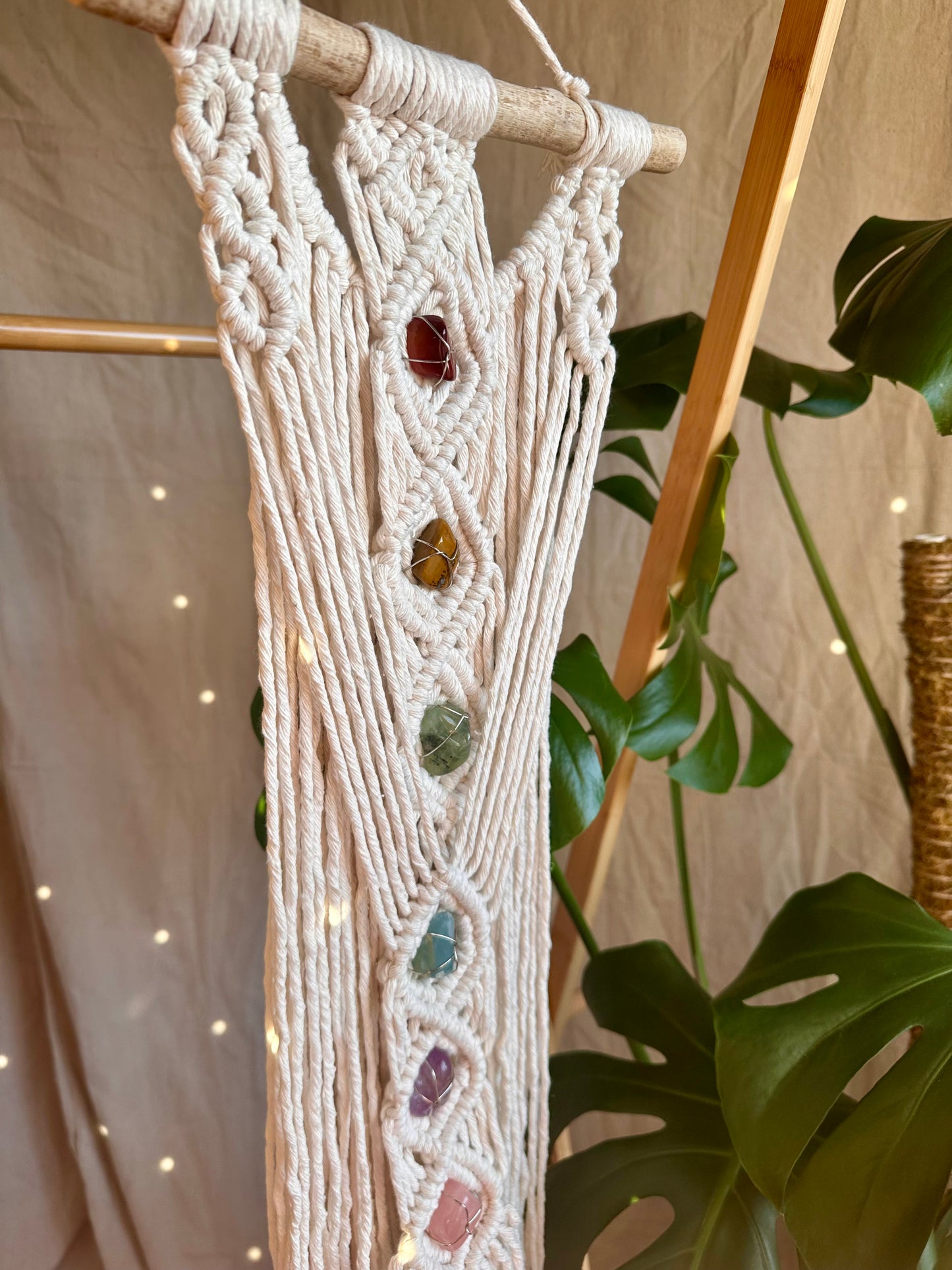 Colgante de pared de macramé de chakra pequeño