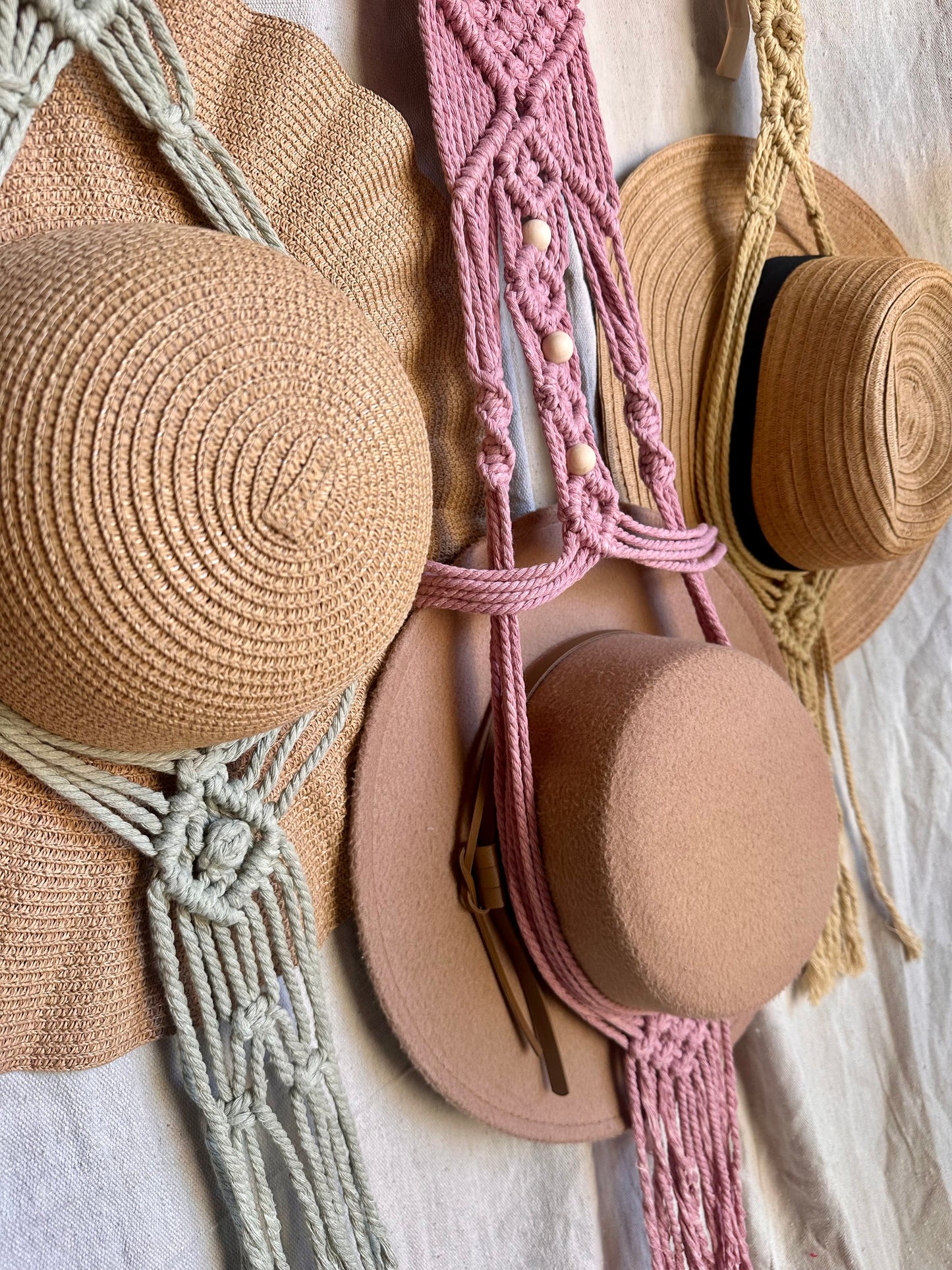 ÁSTER | Percha para sombrero de macramé de tres niveles 