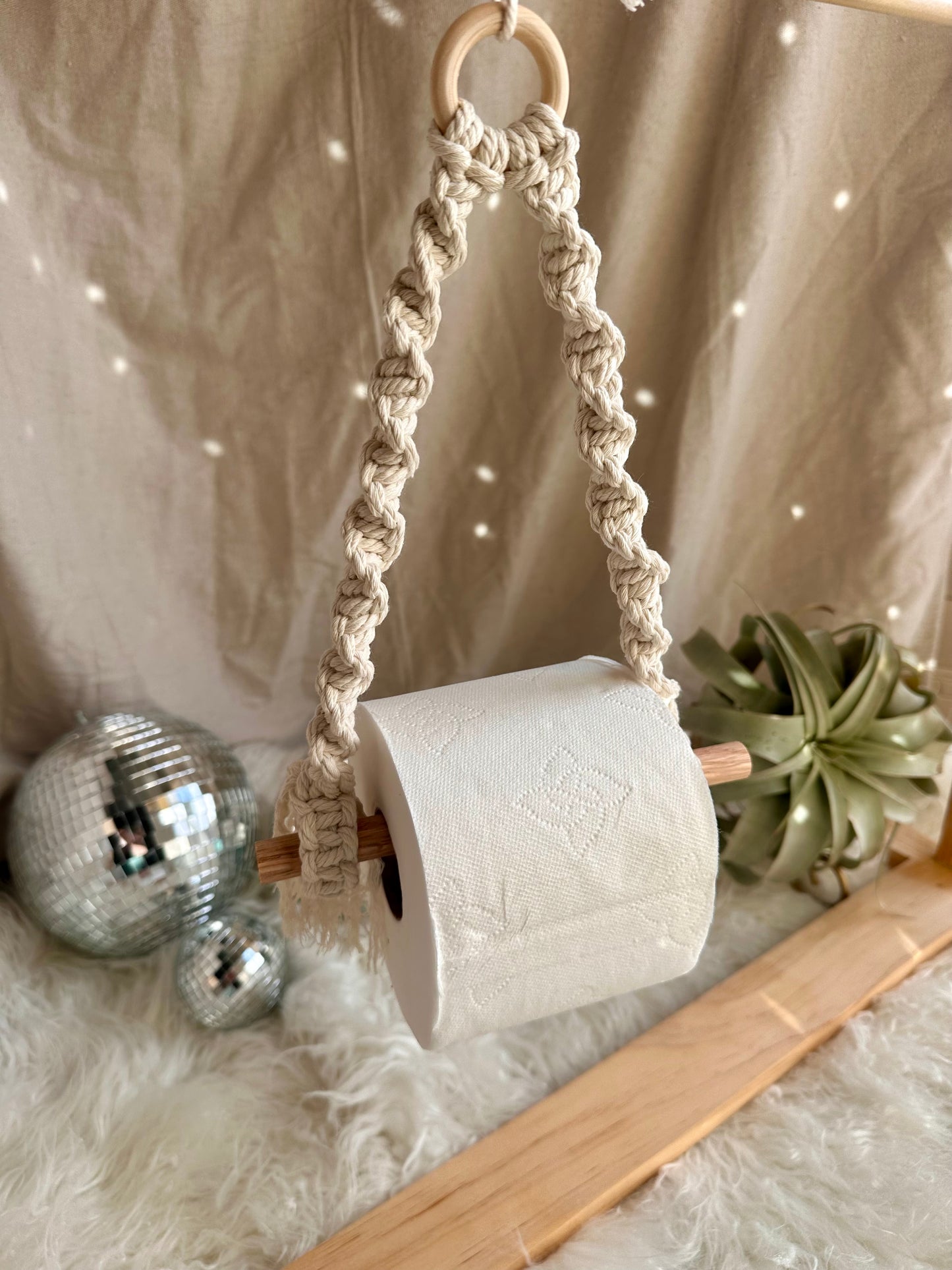 Portarrollos de papel higiénico y toallas de mano de macramé