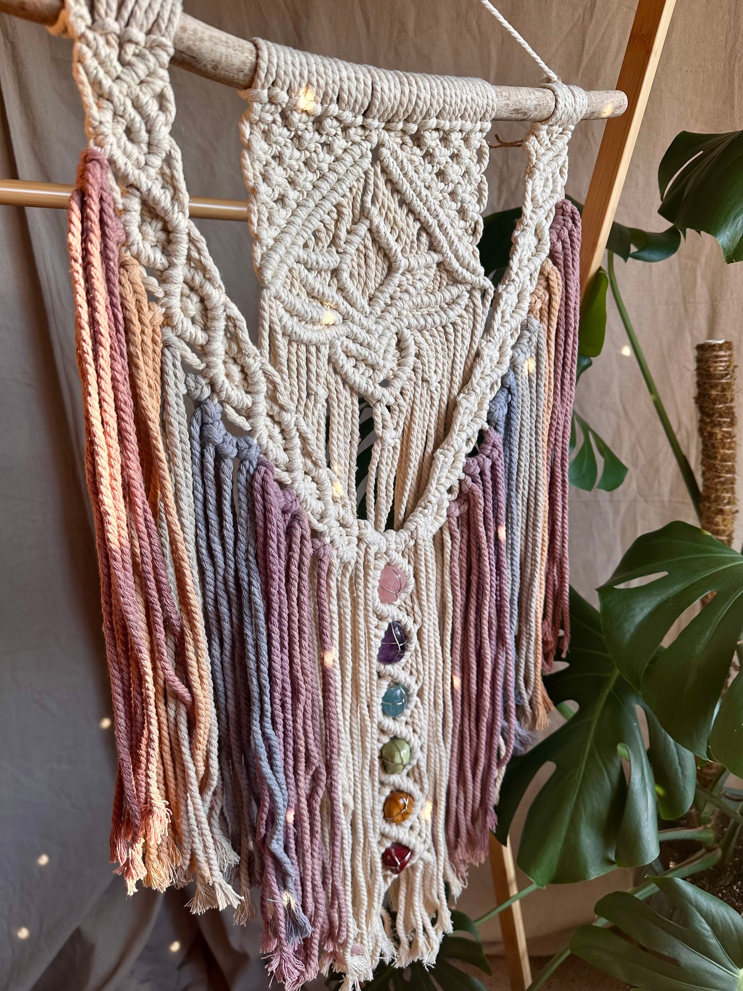 Tenture murale moyenne en macramé Lotus Chakra